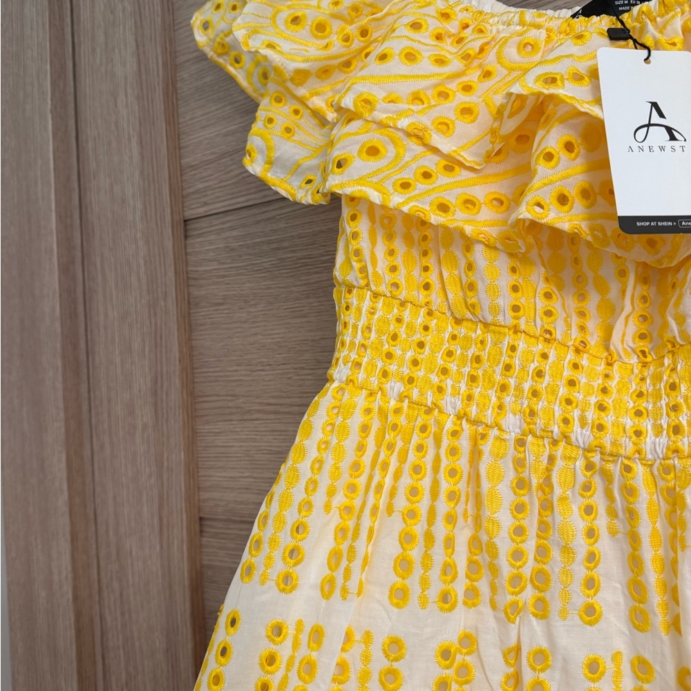 Yellow and White Maxi Dress - Picture 3 of 4